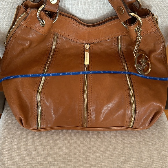 Michael Kors large brown leather purse. Dust bag included. - Picture 6 of 9